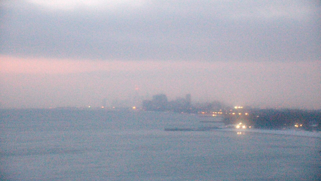 Thumbnail for current weather camera view from Northwestern University in Evanston, Illinois