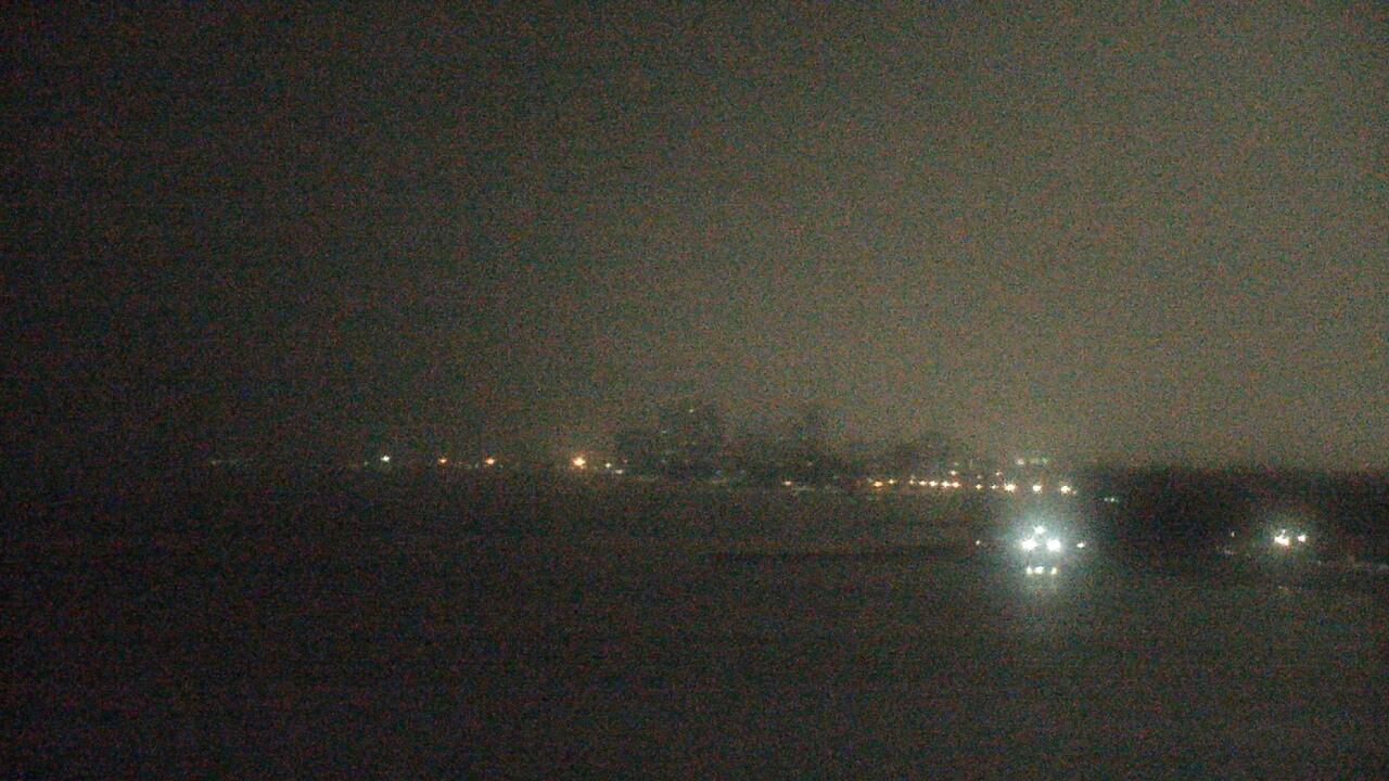 Thumbnail for current weather camera view from Northwestern University in Evanston, Illinois