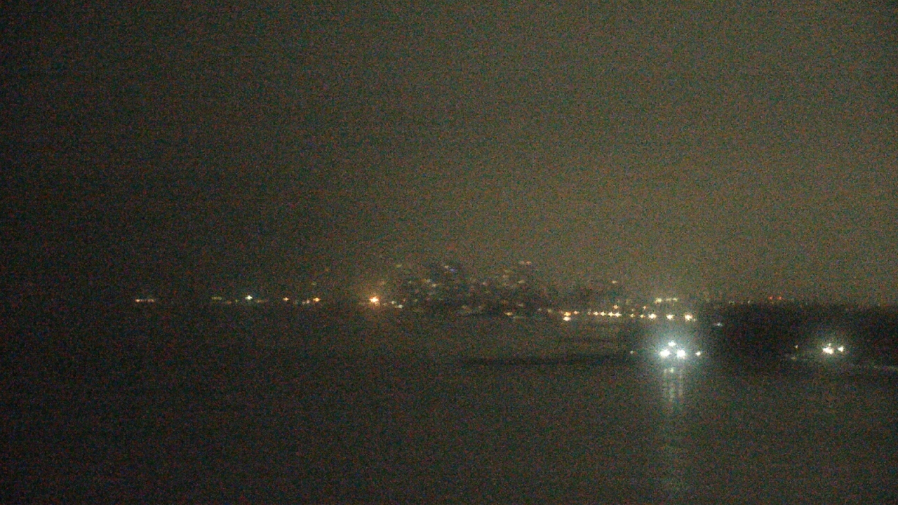 Thumbnail for current weather camera view from Northwestern University in Evanston, Illinois