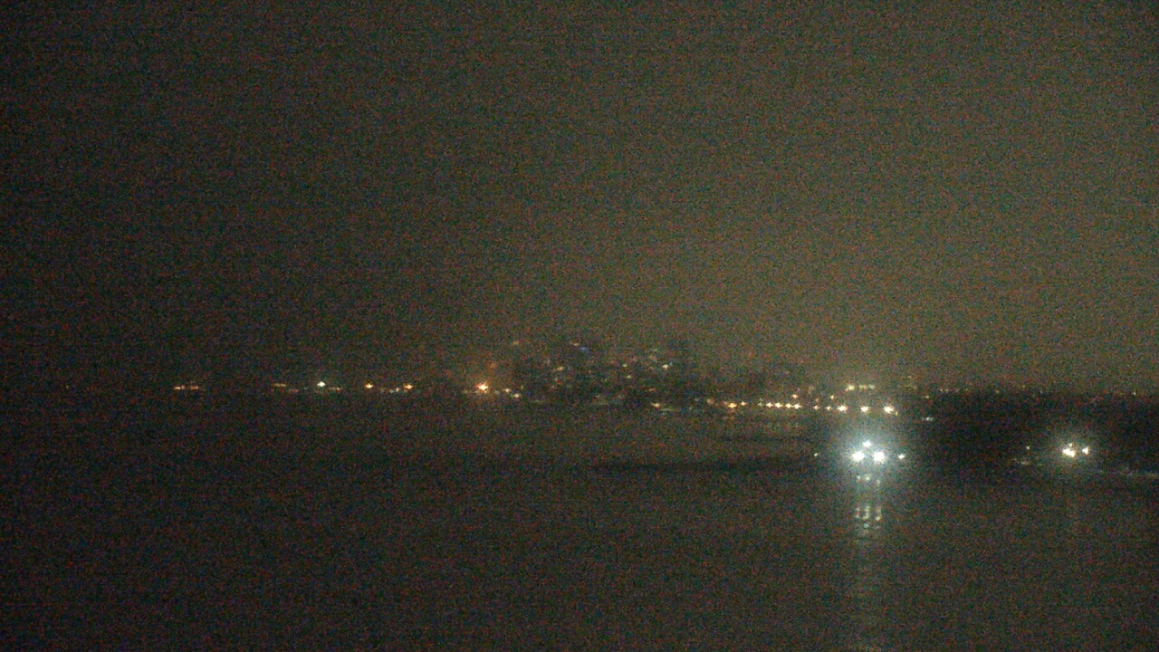 Thumbnail for current weather camera view from Northwestern University in Evanston, Illinois