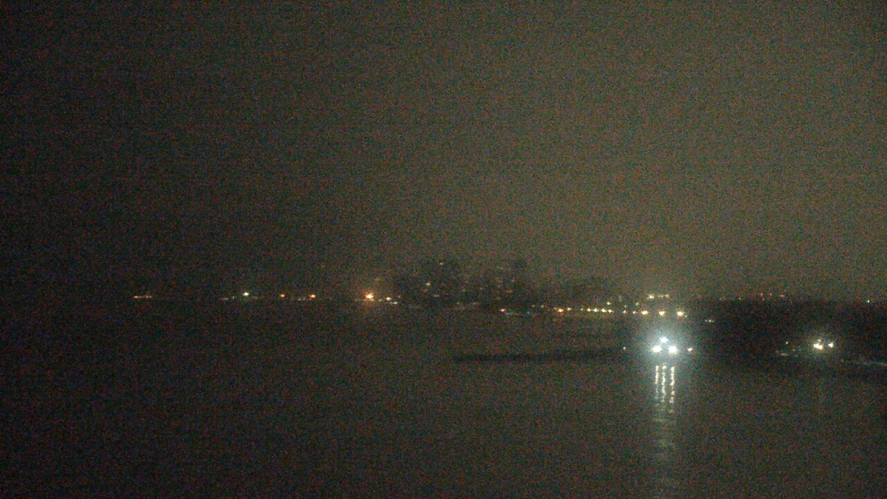 Thumbnail for current weather camera view from Northwestern University in Evanston, Illinois