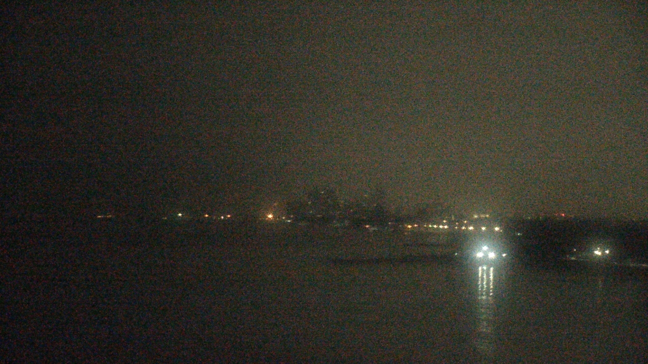 Thumbnail for current weather camera view from Northwestern University in Evanston, Illinois