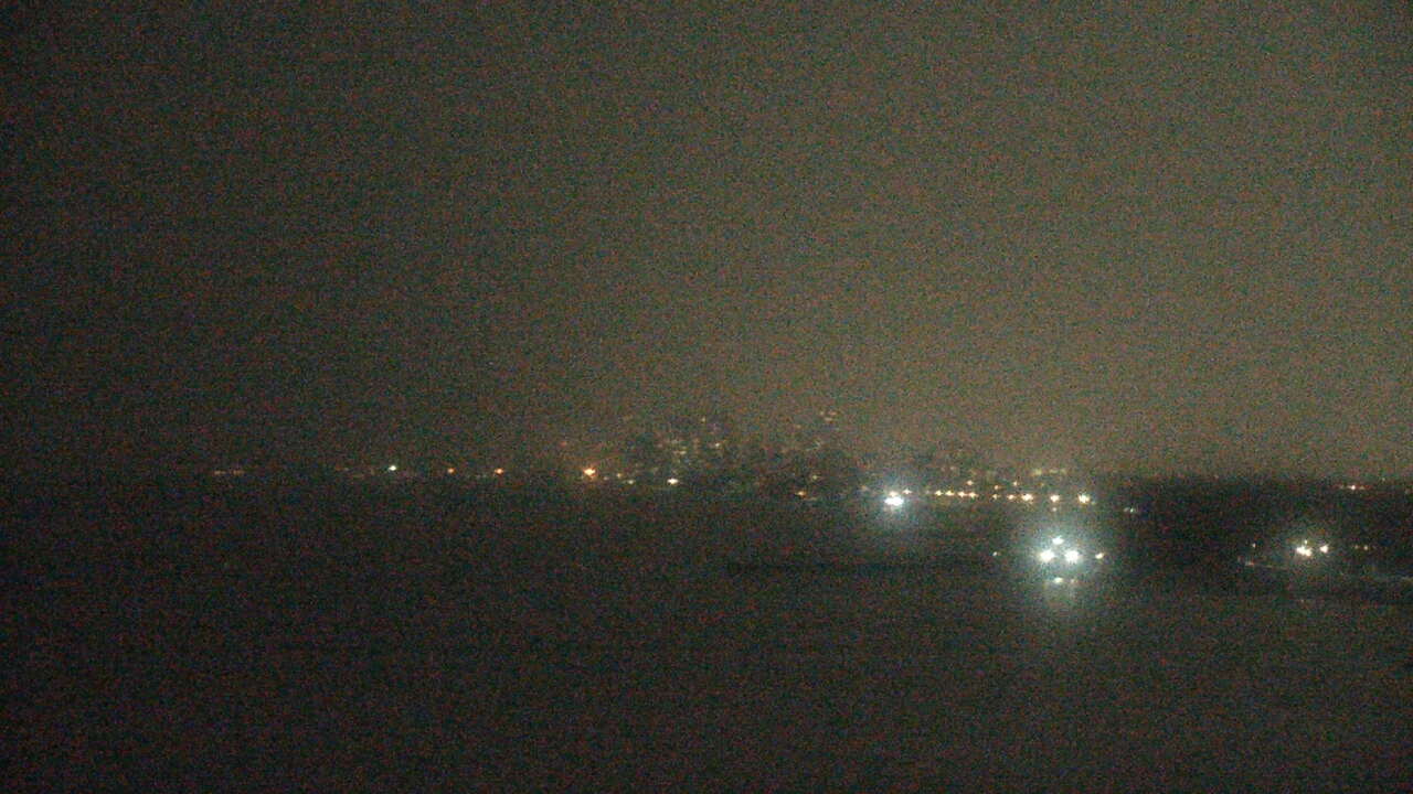 Thumbnail for current weather camera view from Northwestern University in Evanston, Illinois