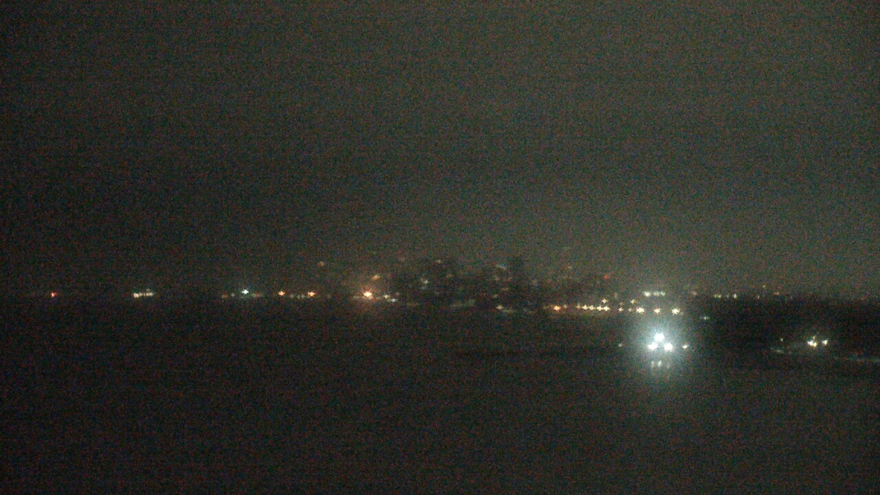 Thumbnail for current weather camera view from Northwestern University in Evanston, Illinois