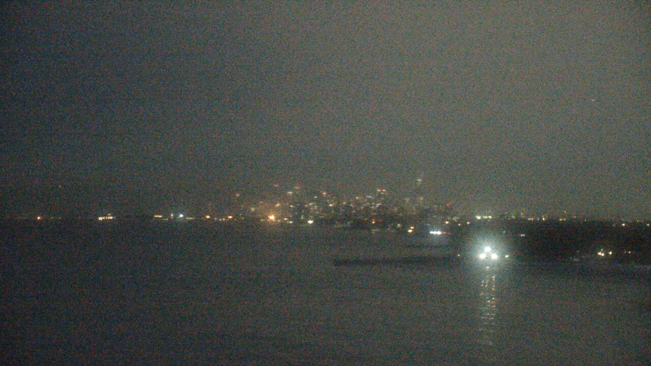 Thumbnail for current weather camera view from Northwestern University in Evanston, Illinois