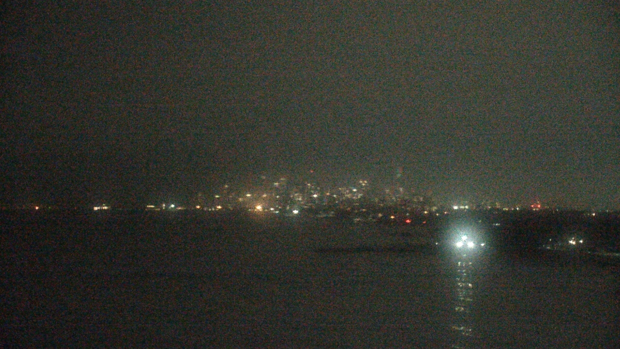 Thumbnail for current weather camera view from Northwestern University in Evanston, Illinois