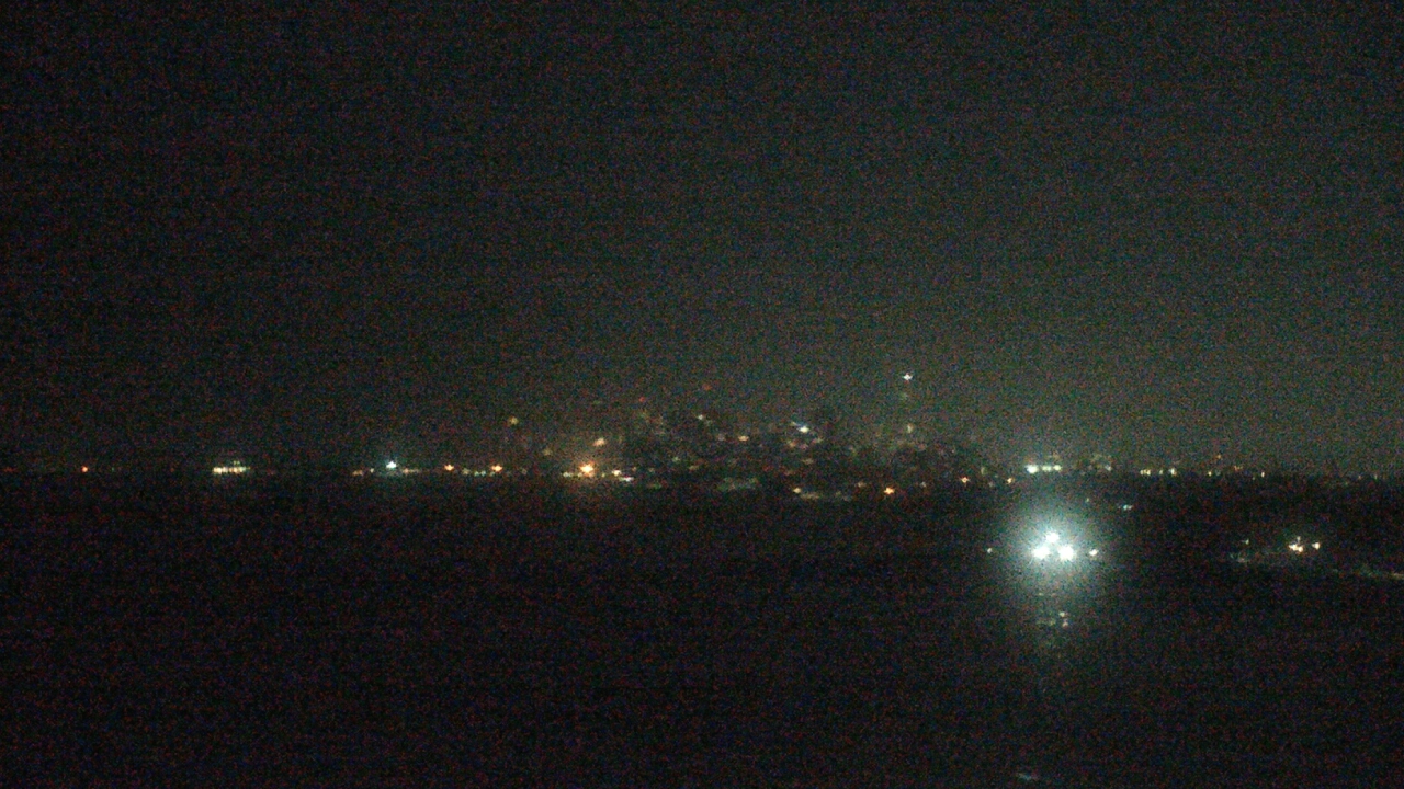 Thumbnail for current weather camera view from Northwestern University in Evanston, Illinois