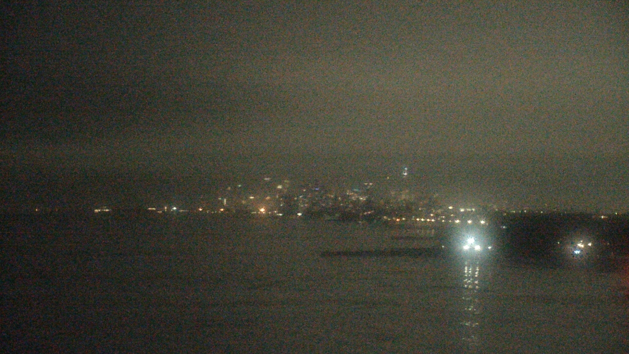 Thumbnail for current weather camera view from Northwestern University in Evanston, Illinois