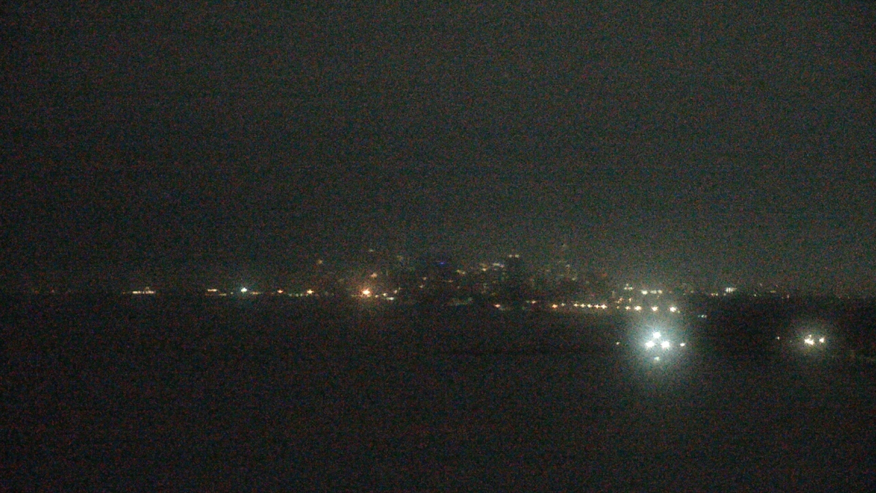 Thumbnail for current weather camera view from Northwestern University in Evanston, Illinois