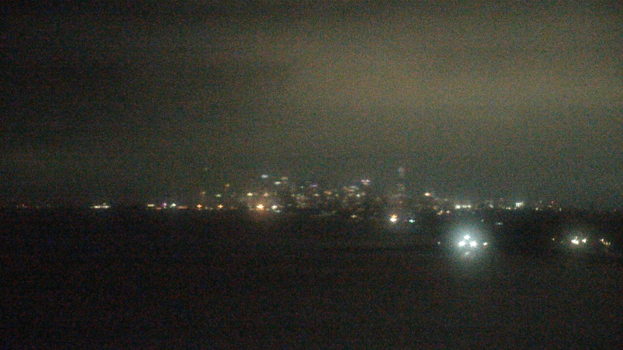 Thumbnail for current weather camera view from Northwestern University in Evanston, Illinois