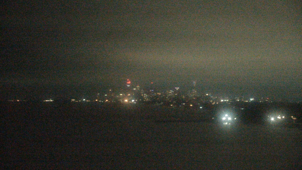 Thumbnail for current weather camera view from Northwestern University in Evanston, Illinois