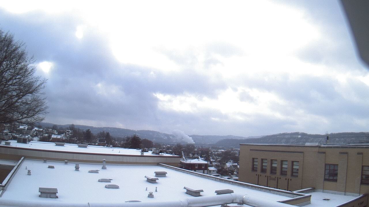 Thumbnail for current weather camera view from Roy A Hunt Elementary School in Arnold, Pennsylvania