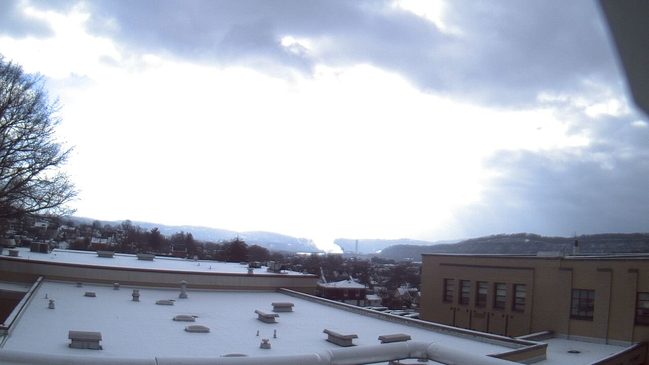 Thumbnail for current weather camera view from Roy A Hunt Elementary School in Arnold, Pennsylvania