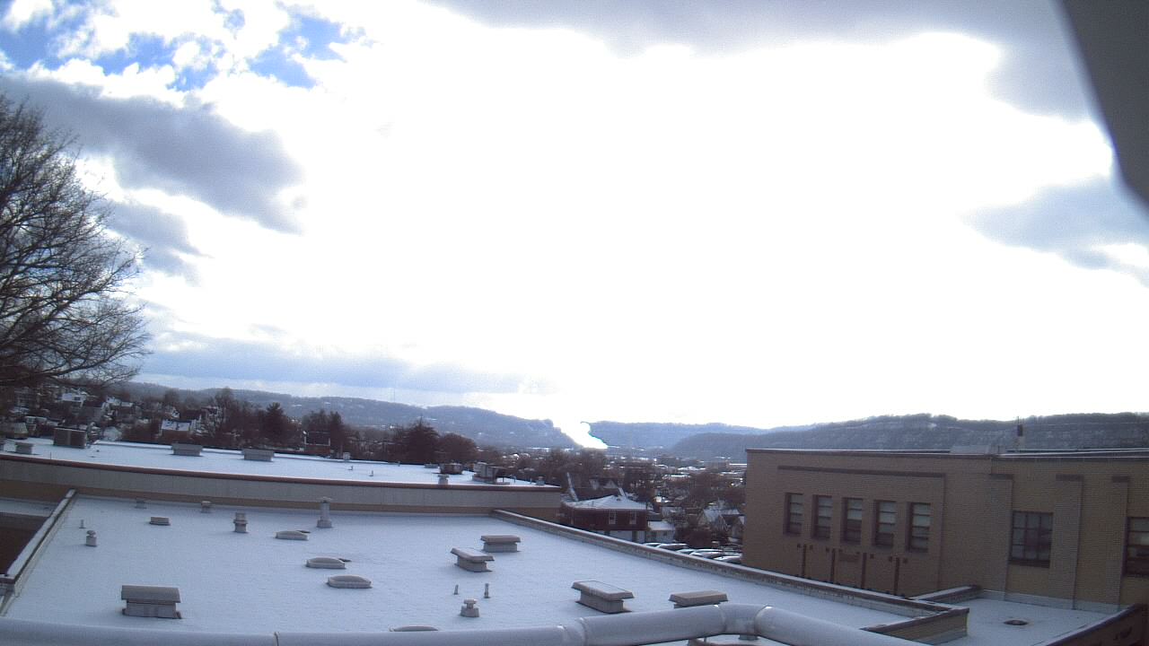 Thumbnail for current weather camera view from Roy A Hunt Elementary School in Arnold, Pennsylvania