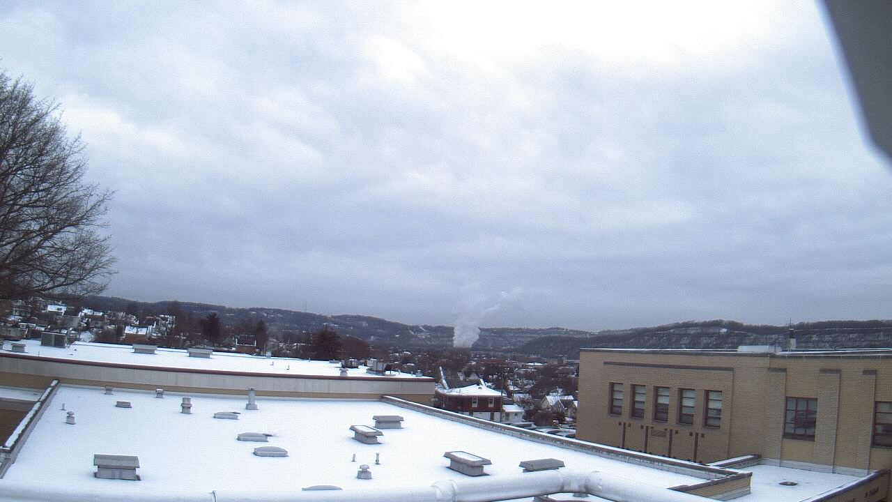 Thumbnail for current weather camera view from Roy A Hunt Elementary School in Arnold, Pennsylvania