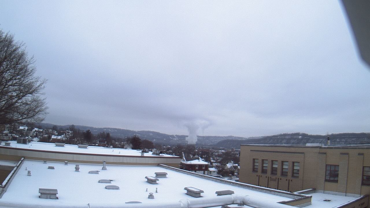 Thumbnail for current weather camera view from Roy A Hunt Elementary School in Arnold, Pennsylvania