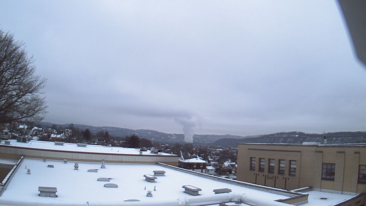 Thumbnail for current weather camera view from Roy A Hunt Elementary School in Arnold, Pennsylvania