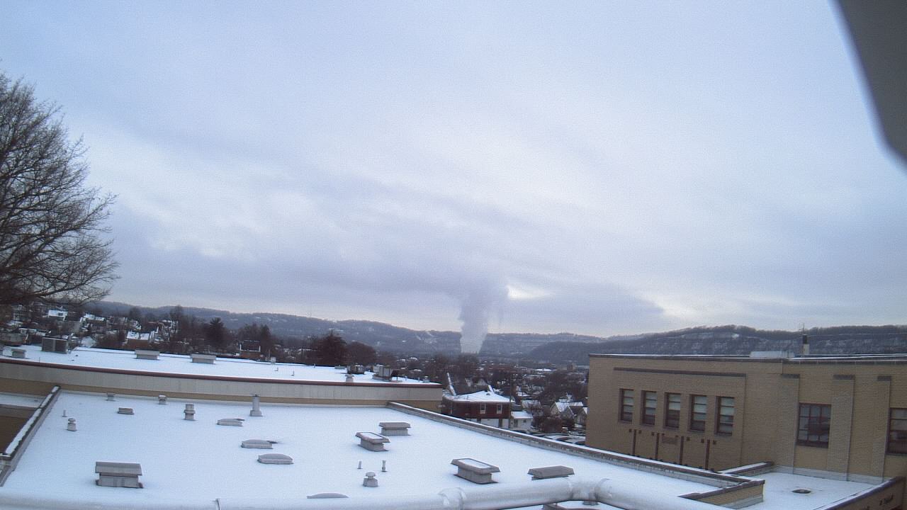Thumbnail for current weather camera view from Roy A Hunt Elementary School in Arnold, Pennsylvania
