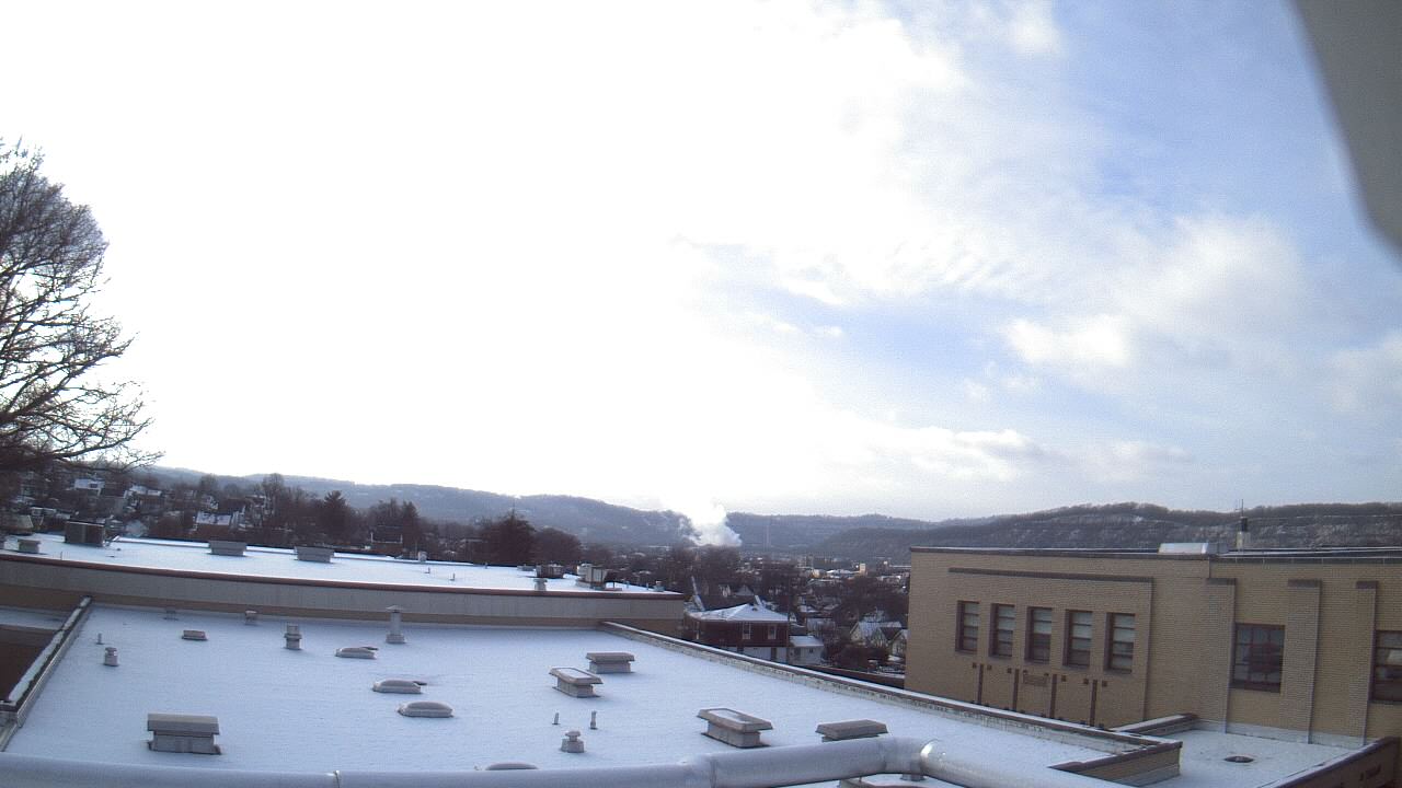 Thumbnail for current weather camera view from Roy A Hunt Elementary School in Arnold, Pennsylvania