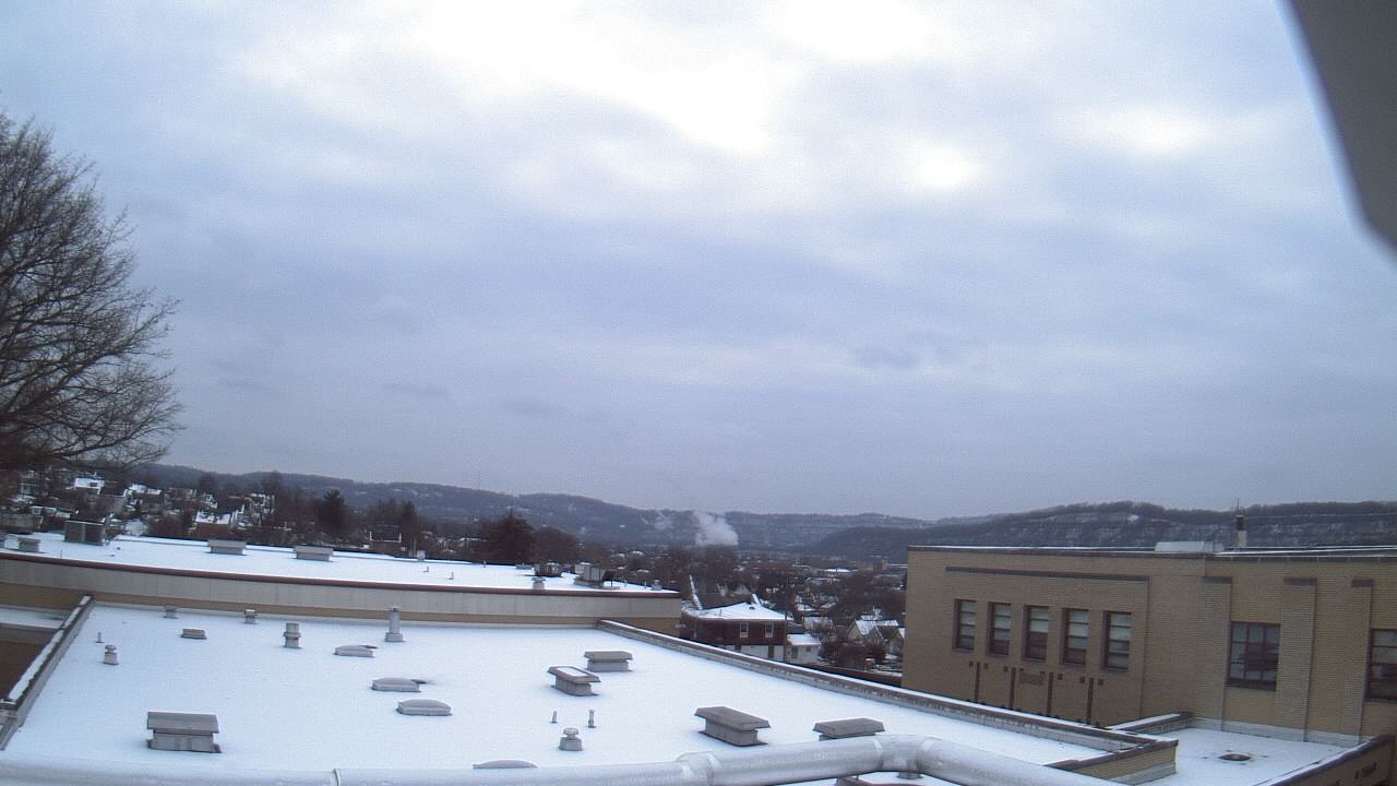 Thumbnail for current weather camera view from Roy A Hunt Elementary School in Arnold, Pennsylvania