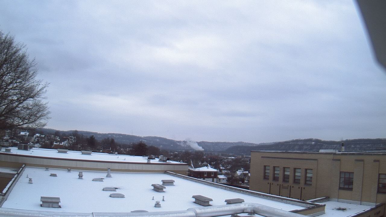 Thumbnail for current weather camera view from Roy A Hunt Elementary School in Arnold, Pennsylvania