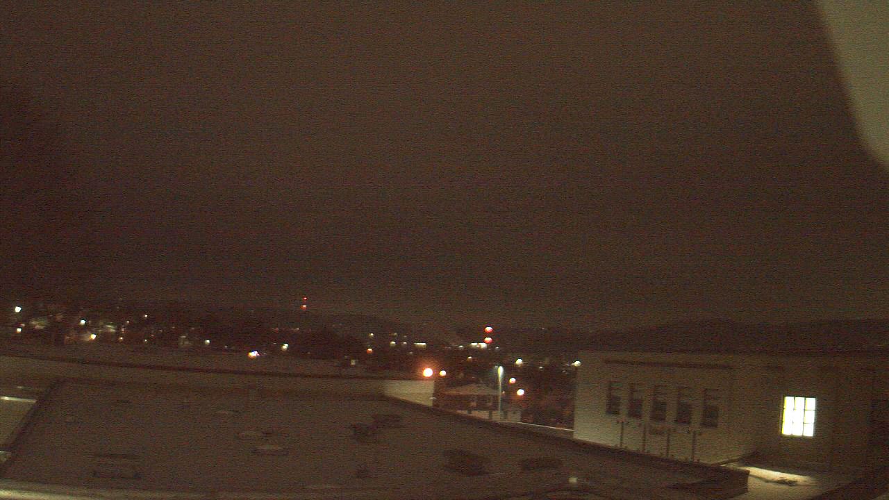 Thumbnail for current weather camera view from Roy A Hunt Elementary School in Arnold, Pennsylvania