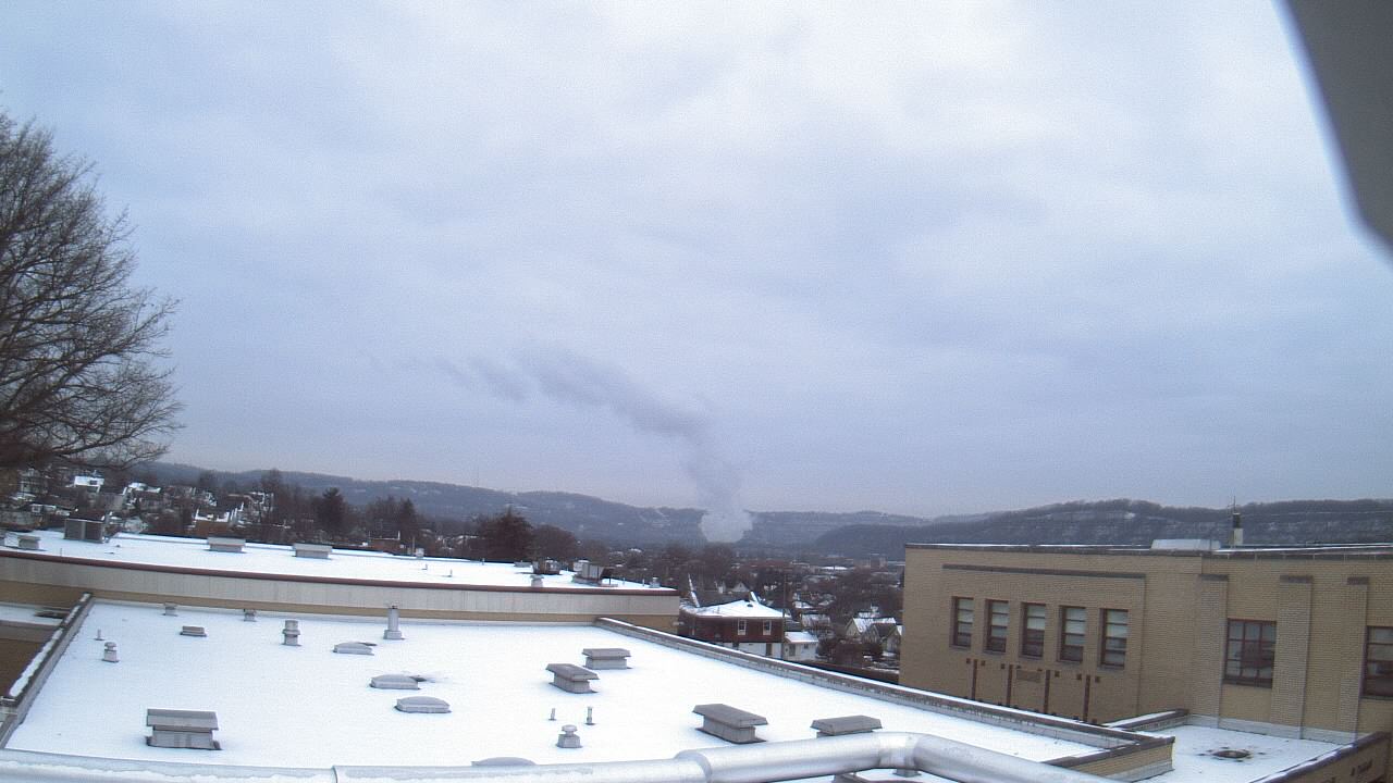 Thumbnail for current weather camera view from Roy A Hunt Elementary School in Arnold, Pennsylvania