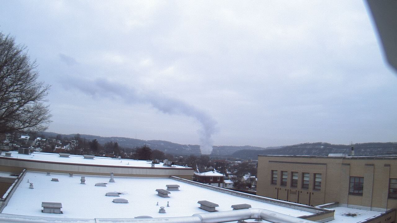 Thumbnail for current weather camera view from Roy A Hunt Elementary School in Arnold, Pennsylvania