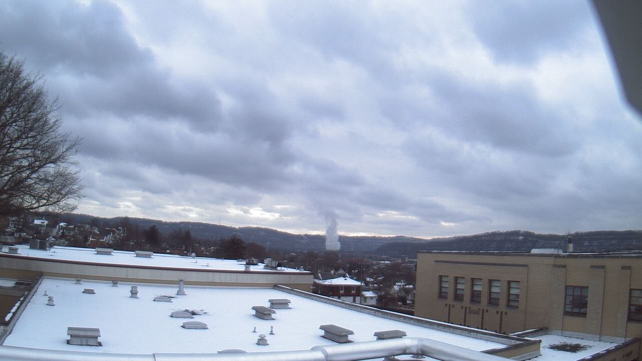 Thumbnail for current weather camera view from Roy A Hunt Elementary School in Arnold, Pennsylvania