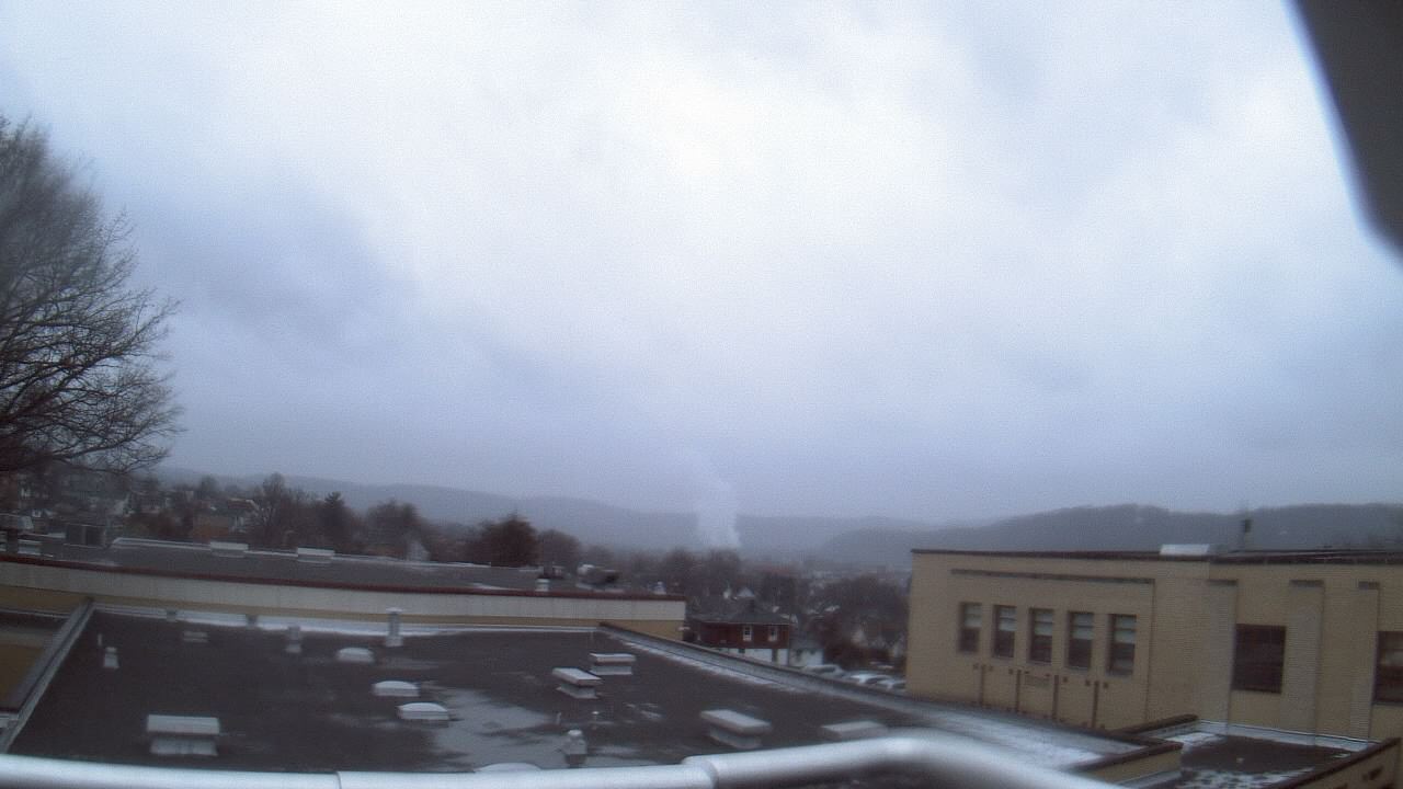 Thumbnail for current weather camera view from Roy A Hunt Elementary School in Arnold, Pennsylvania