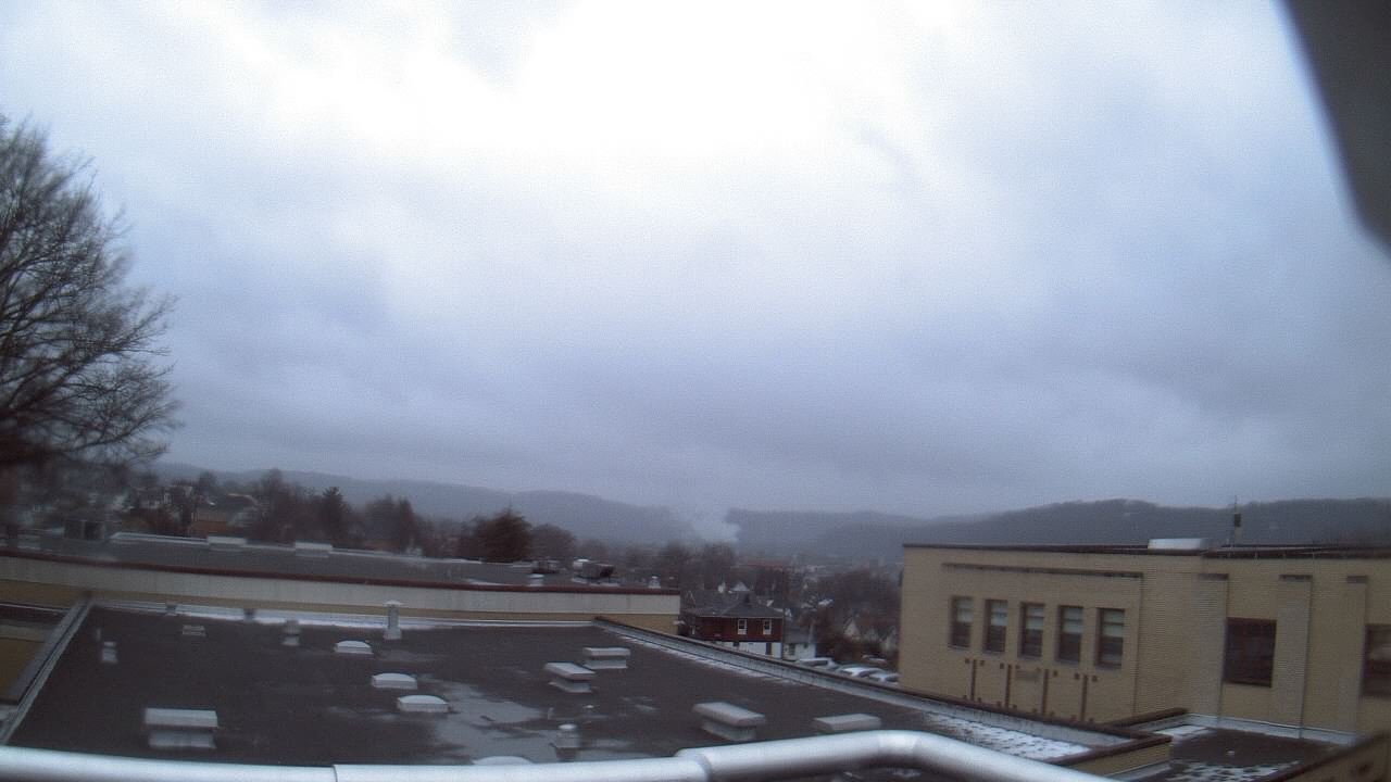 Thumbnail for current weather camera view from Roy A Hunt Elementary School in Arnold, Pennsylvania