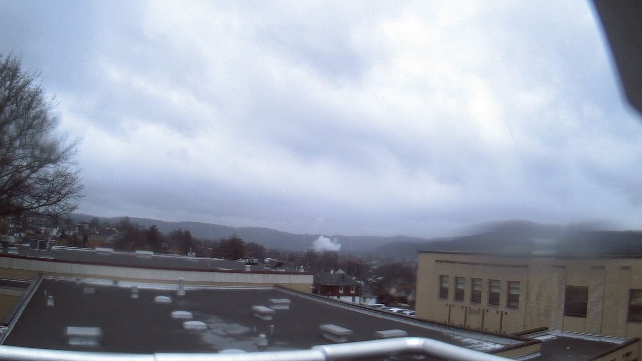 Thumbnail for current weather camera view from Roy A Hunt Elementary School in Arnold, Pennsylvania