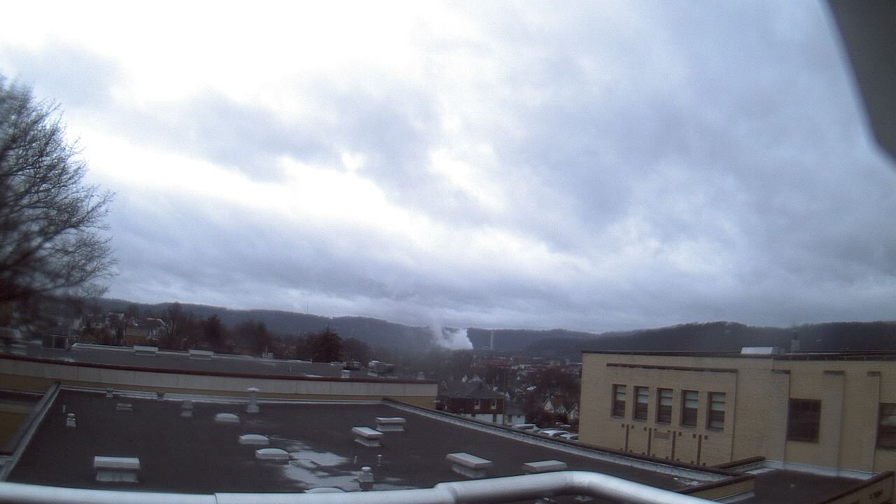 Thumbnail for current weather camera view from Roy A Hunt Elementary School in Arnold, Pennsylvania