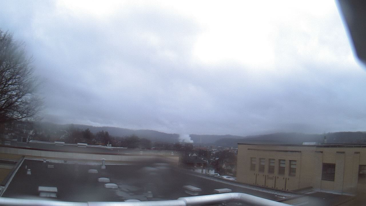 Thumbnail for current weather camera view from Roy A Hunt Elementary School in Arnold, Pennsylvania