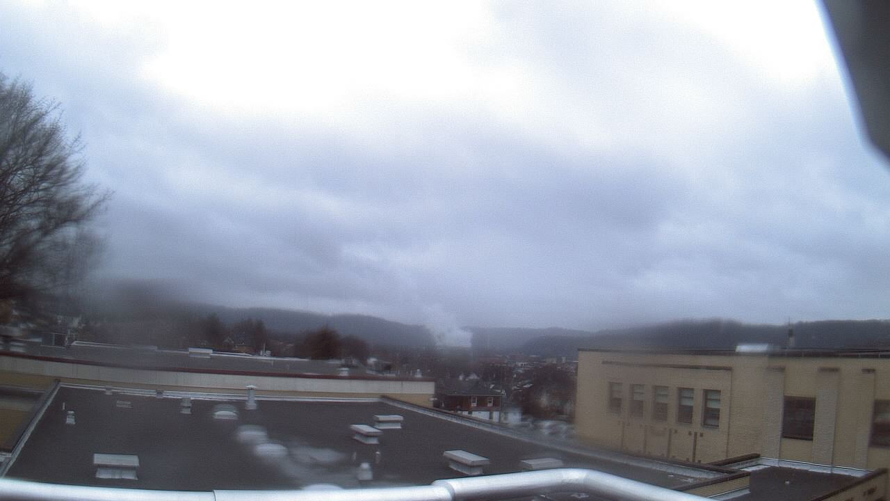 Thumbnail for current weather camera view from Roy A Hunt Elementary School in Arnold, Pennsylvania