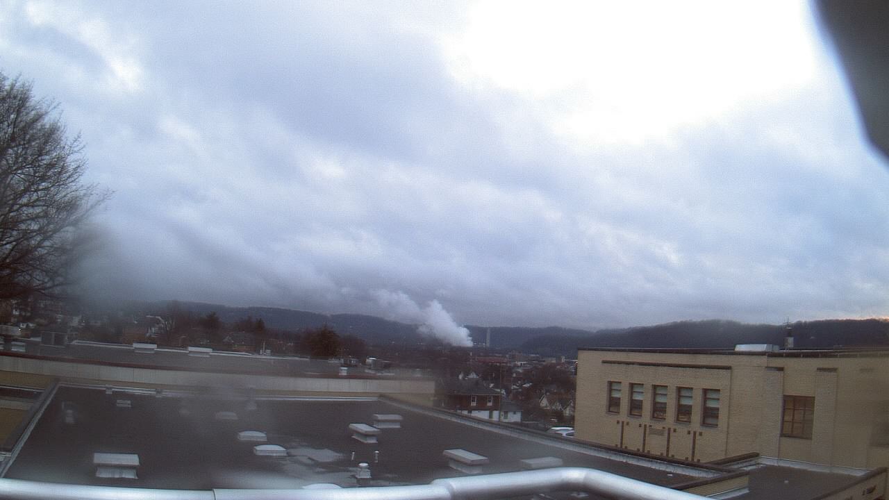 Thumbnail for current weather camera view from Roy A Hunt Elementary School in Arnold, Pennsylvania