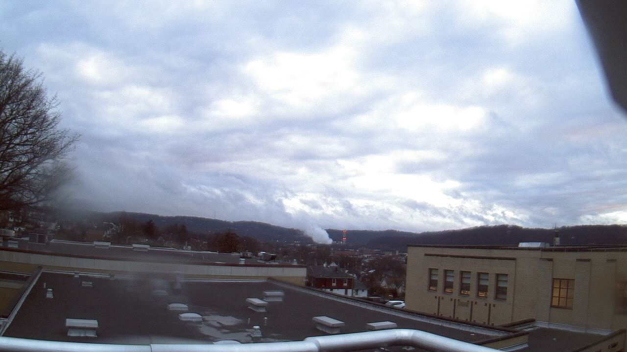 Thumbnail for current weather camera view from Roy A Hunt Elementary School in Arnold, Pennsylvania