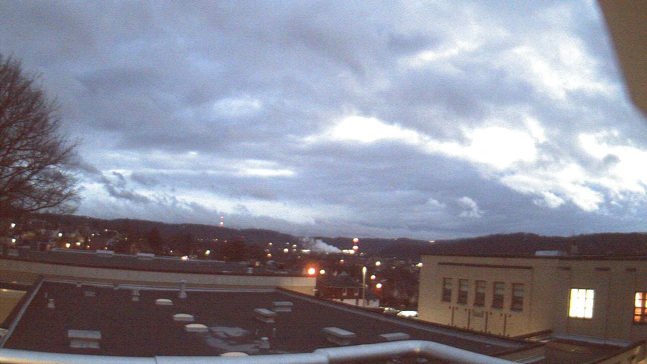 Thumbnail for current weather camera view from Roy A Hunt Elementary School in Arnold, Pennsylvania