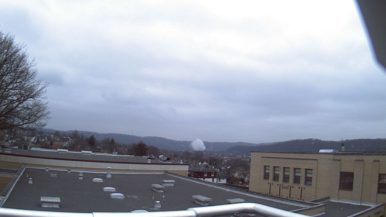 Thumbnail for current weather camera view from Roy A Hunt Elementary School in Arnold, Pennsylvania