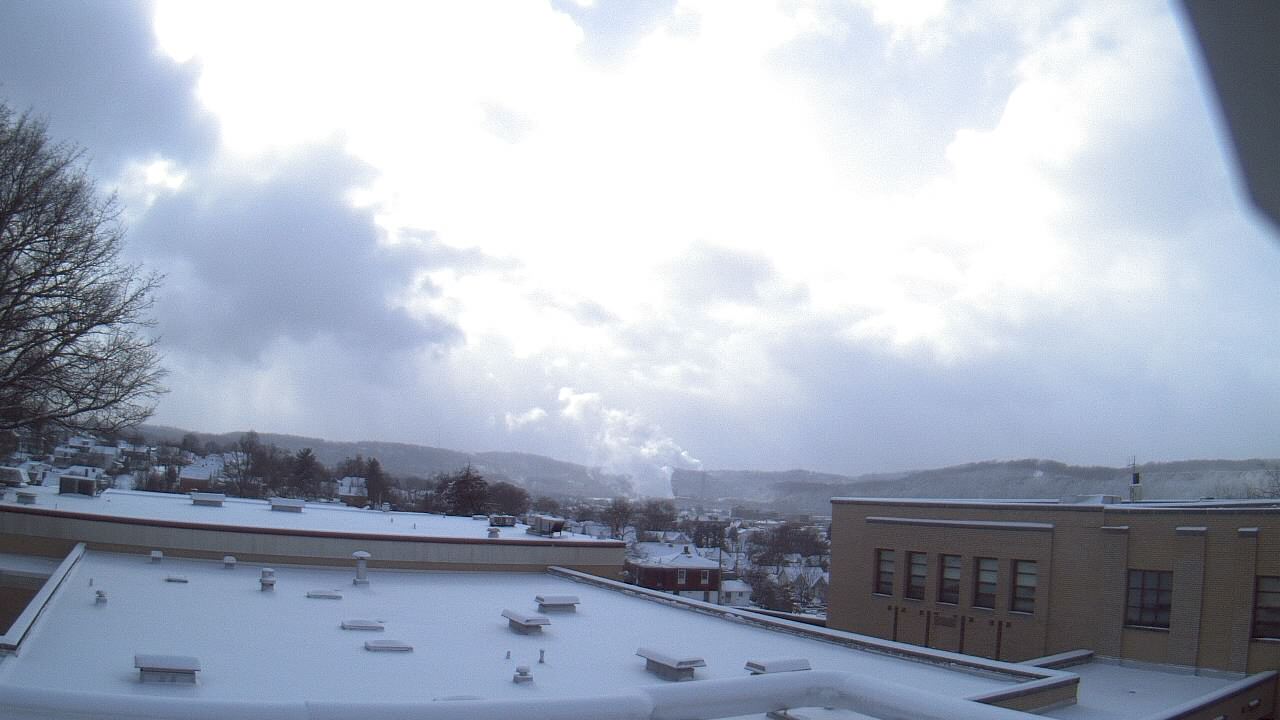 Thumbnail for current weather camera view from Roy A Hunt Elementary School in Arnold, Pennsylvania