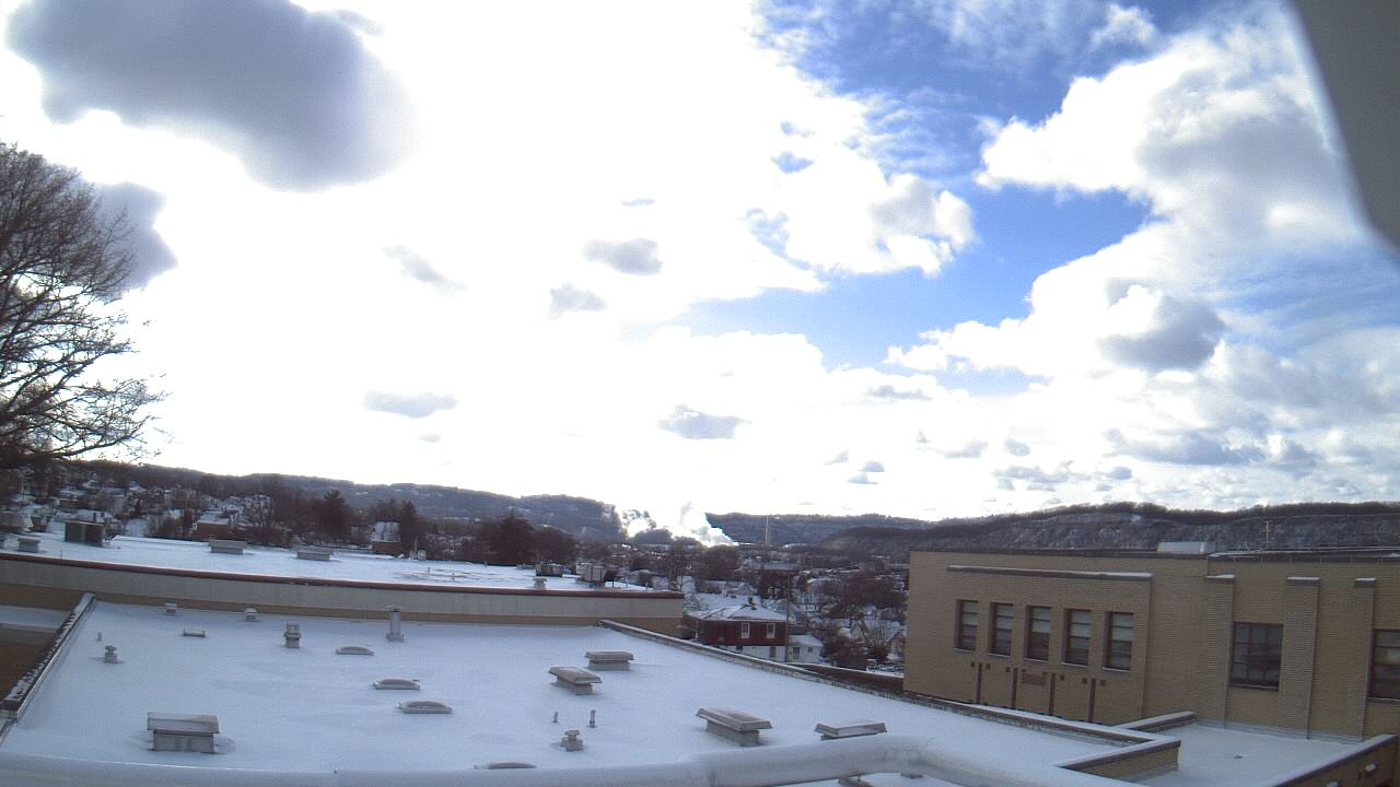 Thumbnail for current weather camera view from Roy A Hunt Elementary School in Arnold, Pennsylvania
