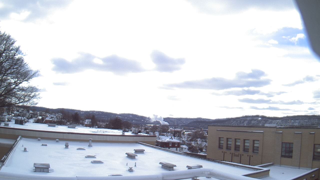 Thumbnail for current weather camera view from Roy A Hunt Elementary School in Arnold, Pennsylvania