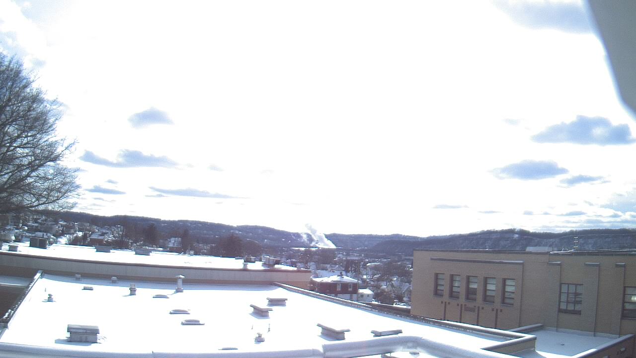 Thumbnail for current weather camera view from Roy A Hunt Elementary School in Arnold, Pennsylvania
