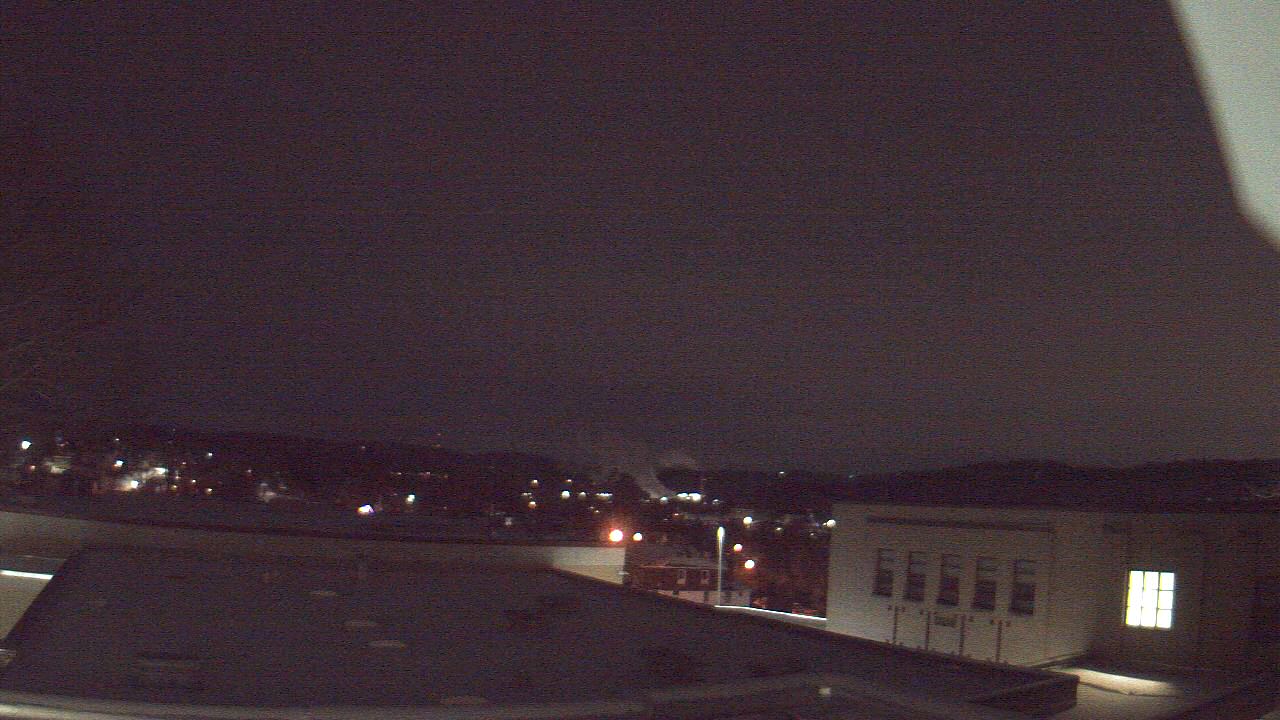 Thumbnail for current weather camera view from Roy A Hunt Elementary School in Arnold, Pennsylvania