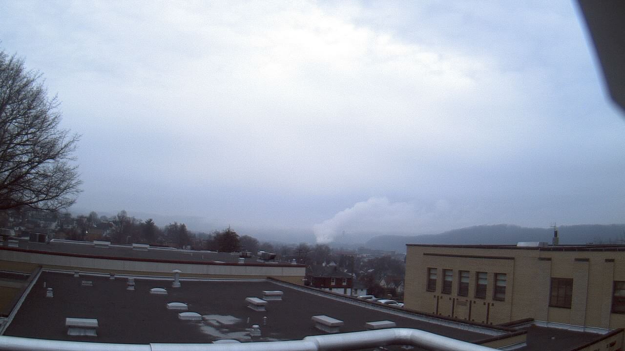 Thumbnail for current weather camera view from Roy A Hunt Elementary School in Arnold, Pennsylvania