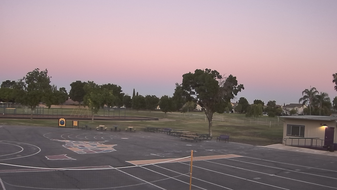 Thumbnail for current weather camera view from Von Renner Elementary School in Newman, California