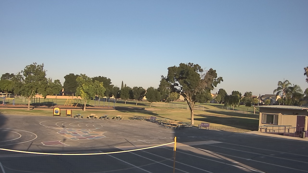 Thumbnail for current weather camera view from Von Renner Elementary School in Newman, California