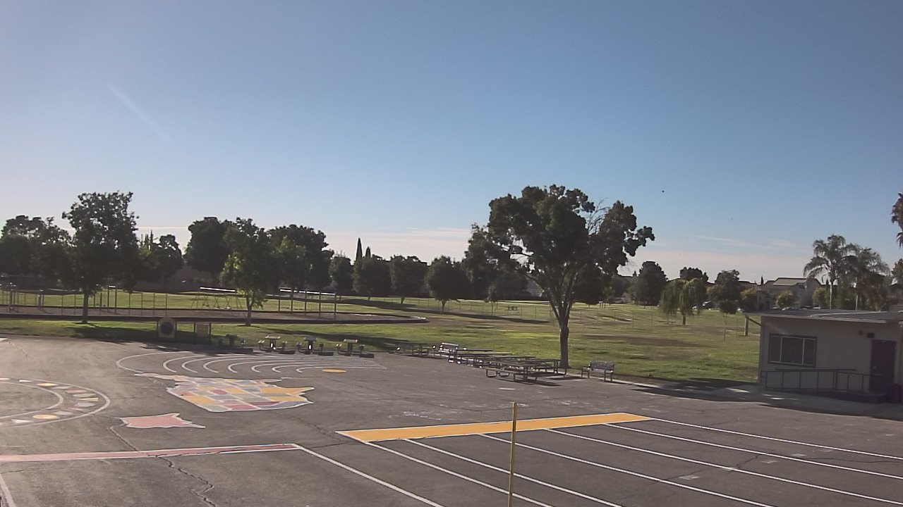 Thumbnail for current weather camera view from Von Renner Elementary School in Newman, California