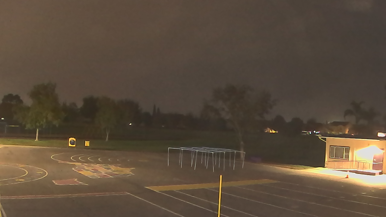 Thumbnail for current weather camera view from Von Renner Elementary School in Newman, California