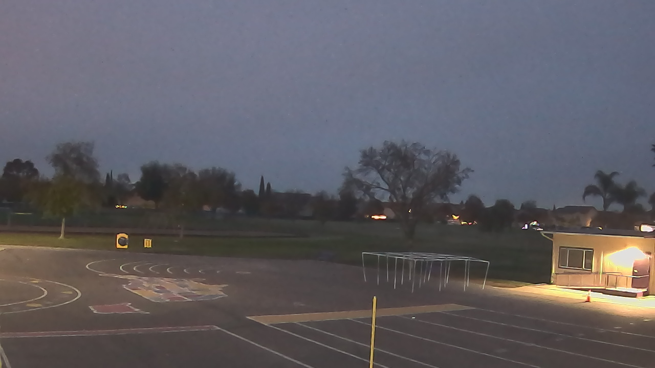Thumbnail for current weather camera view from Von Renner Elementary School in Newman, California